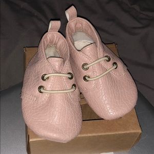 Baby girl soft bottom shoes